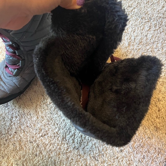 Columbia Black and Gray Quilted Boots - Picture 5 of 6